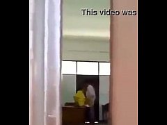 xxxหลุดนักเรียนลำปางเย็ดกันในห้องเรียนบนโต๊ะครูหน้าชั้นเรียนเอากันคาชุดนักเรียน เพื่อนมือดีแอบถ่ายคลิปปล่อยว่อนเน็ต