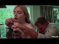 porn18+พี่ชายแท้ๆแต่คนละแม่แอบเย็ดหีน้องสาวเย็ดหีถึงในห้องนอนแบบนี้ ควยยาวๆเสียบหีเสียวสุดยอด อยากเย็ดท่าขอให้บอก