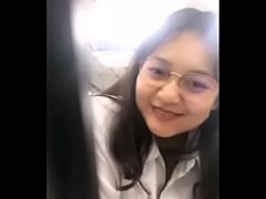 18xxxสาวแว่นเด็กนักเรียนมัธยมหน้าตาเรียบร้อยแต่ขี้เย็ดช่ำชองไม่ใช่น้อยตั้งกล้องเสียวช่วยตัวเองหมอยพึ่งขึ้นนิ้วแหย่เปิดซิงจิ๋ม