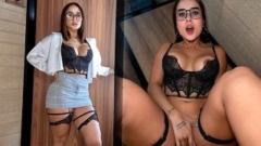 Crempie หนังxสาวแนวออฟฟิศ Abella Olsen”อาเบลล่า โอลเซ่น” อ้างผัวว่ามาทำโอทีเมียขี้เงี่ยนแอบมาซัดกับเจ้านายในห้องที่บริษิทหุ่นดีนมใหญ่แบบนี้ไม่เอาก่อนโดนลูกน้องพาไปเย็ดแน่นอนรุ่นใหญ่คุยง่าย