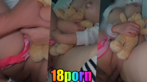พ่อเดินปลุกเพื่อนของลูกสาว XXXคลิปโป๊ข่มขืน ในห้องให้ไปโรงเรียนนอนกอดตุ๊กตาถอดกางเกงในลายการ์ตูนออกลักหลับเสียบสดไม่ขัดขืนพ่อจัดหนักซอยไม่ยั้งคาเตียงเลย